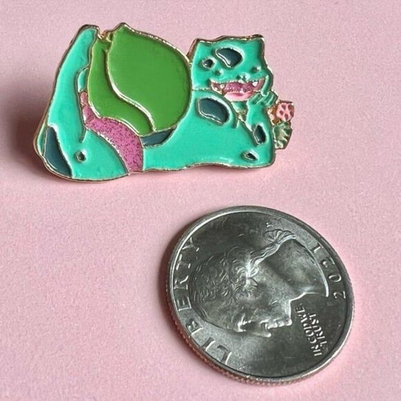 Pokemon Balbasaur Muscles Gold Enamel Pin - Picture 2 of 3